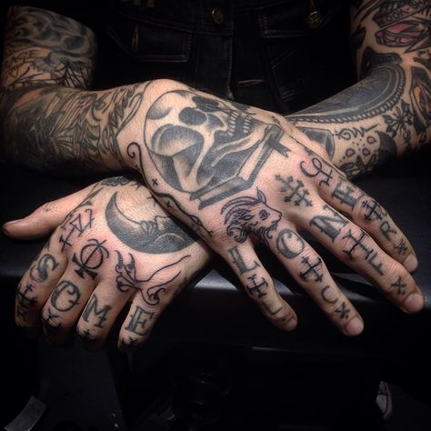 Ryan Jessiman: Filled some gaps on @simonerl hands. I did the crosses on the lower knuckles both hands the snake on the side of the hand the goat head, satans foot the curly symbol above the "e" and the two symbols above the "s" and "o". Along side great tattoos on the Top of hands by @danielalbrigo Serious Tattoos, Neotrad Tattoos, Tat Inspiration, Finger Tattoo For Women, Knuckle Tattoos, Finger Tats, Goat Head, Hand And Finger Tattoos, Tattoo Old School