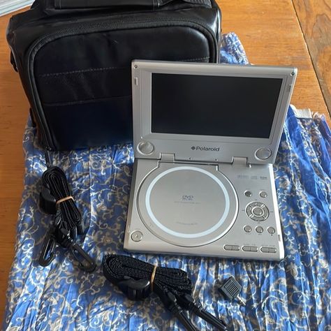 Polaroid portable DVD player with black leather case Dvd Player Aesthetic, Dvd Aesthetic, Sara Core, Player Aesthetic, Retro Things, Physical Media, Core Memories, Aesthetic 2000s, Portable Dvd Player