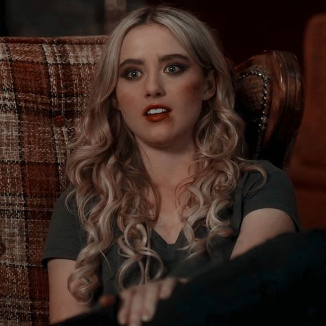 Kathryn Newton Claire Novak, Brunette Female Face Claims, Kathryn Love Newton, Claire Novak, Kim Rhodes, Kathryn Newton, Ugly Love, Oliver Queen, Red Zone