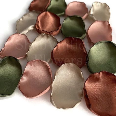 💍Trending wedding colors💍 https://etsy.me/3WnurS4 #trending #weddingcolors #terracotta #rosegold #etsysocial Olive And Rose Gold Wedding, Cream Copper And Green Wedding, Olive Terracotta Color Palette Wedding, Terracotta And Olive Wedding, Emerald Terracotta Gold Wedding, Green Ivory Copper Wedding, Olive Green Weddings, Flower Girl Petals, Champagne Flowers