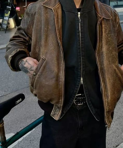 Cool Mens Fashion, Grunge Mens Fashion, Masc Fashion, Leather Jacket Outfits, Men Fashion Casual Outfits, Streetwear Men Outfits, Men Fits, Brown Leather Jacket, Look Fashion