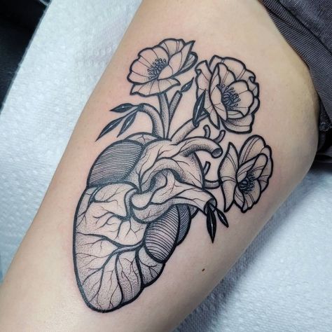 Jennifer Fowler on Instagram: “Heart and poppy tattoo from today on Haley @hale.yeahh. She sat like a rock for her first tattoo! . #anatomicalhearttattoo #hearttattoo…” Traditional Poppy Tattoo, Real Heart Tattoos, Heart Flower Tattoo, Rose Heart Tattoo, Nc Tattoo, Darkside Tattoo, Poppy Flower Tattoo, Cupid Tattoo, Poppy Tattoo