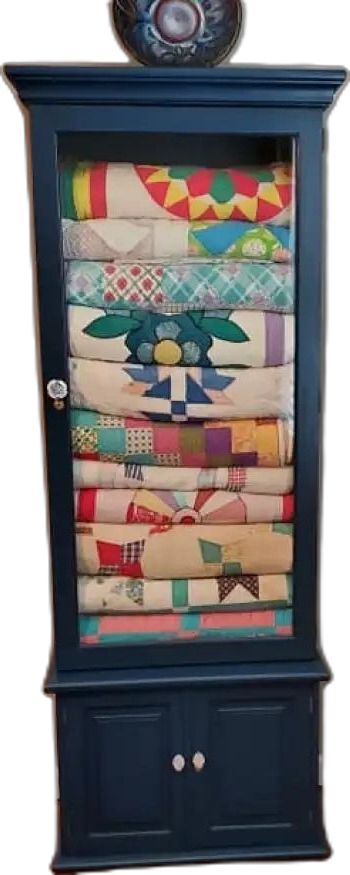 9 Unique Quilt Display Ideas Quilt Racks Ideas, Quilt Display Ideas Creative, Storing Quilts Storage Ideas, Crochet Blanket Display Ideas, How To Display Old Quilts, Repurposed Quilt Rack, Displaying Quilts Ideas, Quilt Cabinet Display, Blanket Display Ideas