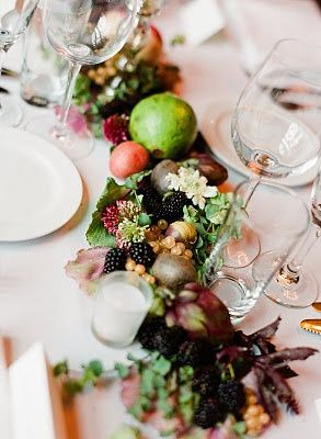 Wedding Ideas: berry-garland-table-runner Edible Table Decorations, Edible Table Centerpieces, Garland Table Runner, Table Swag, Party Buffet Table, Edible Centerpieces, Fruit Table, Buffet Table Decor, Fruit Centerpieces