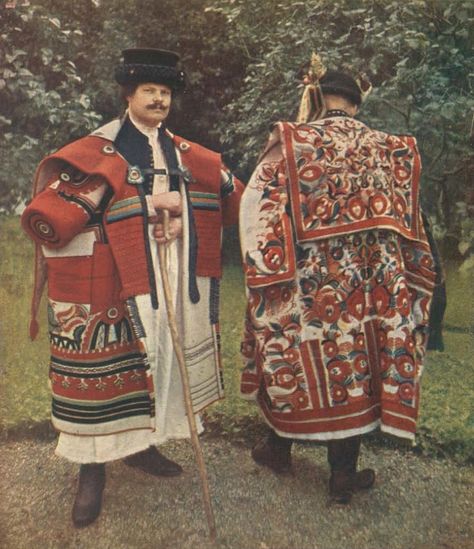 Hungarian Clothing, Hungarian Embroidery, Folk Clothing, European Culture, Folk Fashion, Central Europe, Traditional Fashion, Folk Costume, World Cultures