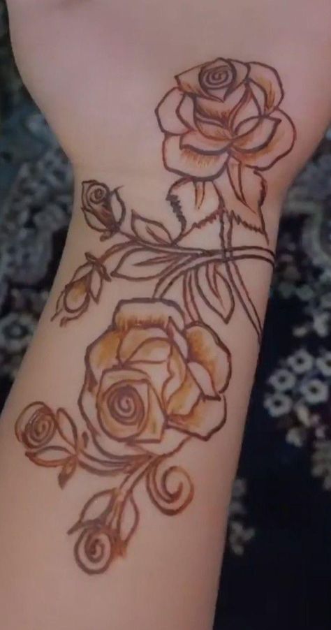 Simple Mehndi Designs Rose Flower, Rose Tattoo Mehndi Designs, Mehdi Degine Rose Flower, Gulab Mehandi Design, Gulab Mehndi Designs, Flower Mehandi Designs Rose, Rose Mehndi Designs Flowers, Rose Flower Mehndi Designs, Mehndi Flower Designs