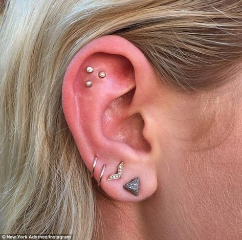 Earring clusters: What exactly is the galactic-inspired trend? An artful grouping of pierc... Triple Flat Piercing, Constellation Ear Piercing, Constellation Piercing, Triple Ear Piercing, Ear Piercing Combinations, Outer Conch, Constellation Piercings, Piercing Art, Flat Piercing