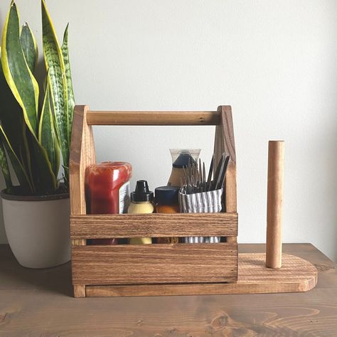 Small Woodworking Projects Woodworking Kitchen Projects, Wooden Tool Caddy, Bbq Caddy, Cutlery Caddy, Condiment Bottles, Beer Carrier, Bottle Caddy, Condiment Caddy, Drink Carrier