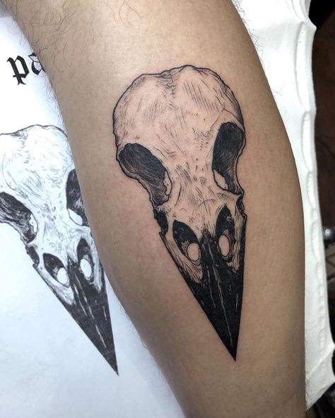 Raven Skull Chest Tattoo, Chicken Skull Tattoo, Crow Skull Tattoo Design, Vulture Skull Tattoo, Bird Skull Tattoo Design, Raven Skull Tattoo Design, Eagle Skull Tattoo, Animal Bone Tattoo, Crow Skull Tattoo