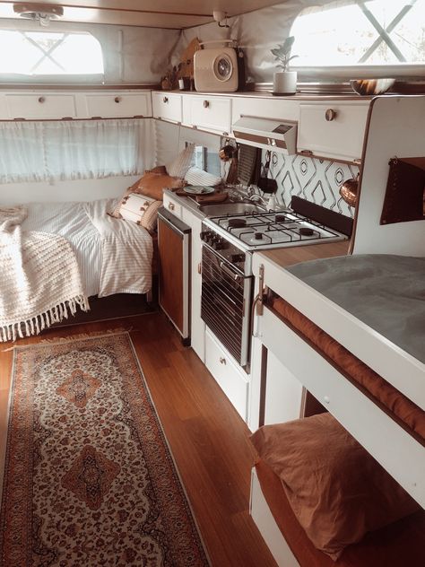 Glamping Tips, Caravan Bunks, Caravan Restoration, Boho Camper, School Bus House, Rv Inspiration, Motorhome Interior, Caravan Ideas, Caravan Makeover