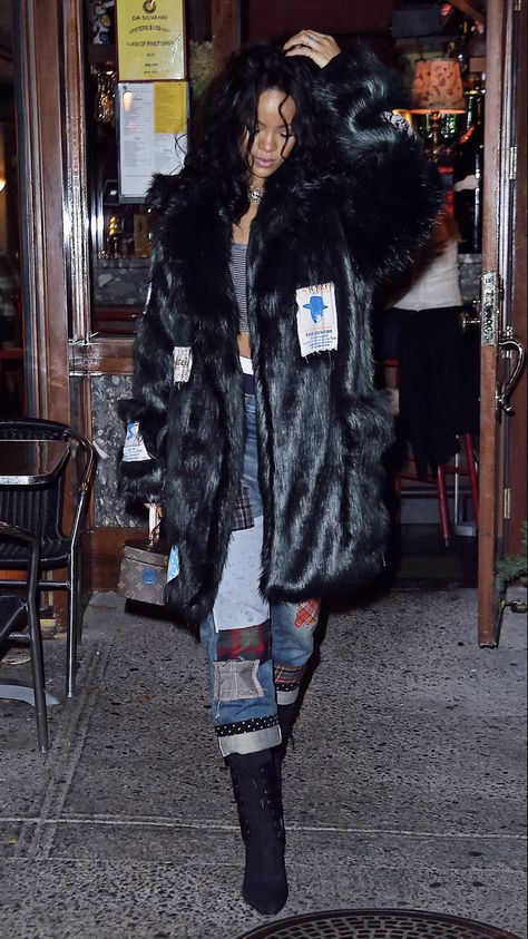 Street Style Rihanna, Rihanna Daily, Rihanna Street Style, Looks Rihanna, Rihanna Outfits, Rihanna Looks, Rihanna Photos, Rihanna Riri, Rihanna Style