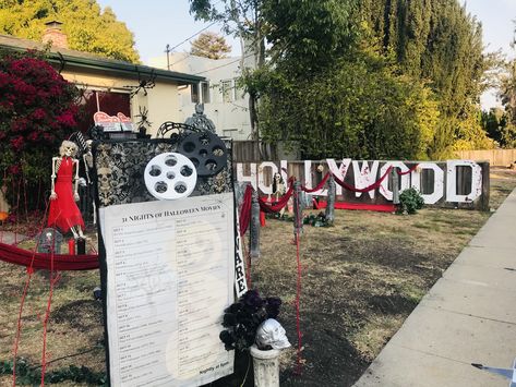 Halloween Hollywood, Halloween Movie Night Party, Haunted Hollywood, Small Dinner Party, Haunted Movie, Horror Themed Party, Red Carpet Entrance, Halloween Office Party, Movie Themed Party