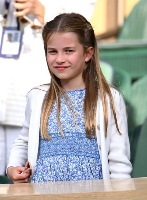 The Prince and Princess of Wales and their children Prince George & Princess Charlotte attended the Wimbledon 2023 men's final of the Wimbledon Tennis Championships on Centre Court at All England Lawn Tennis and Croquet Club on July 16, 2023 Wimbledon 2023, Princesa Charlotte, Royal Family Portrait, Prince And Princess Of Wales, Princess Katherine, Wimbledon Tennis, Lawn Tennis, Princess Catherine, Tennis Championships