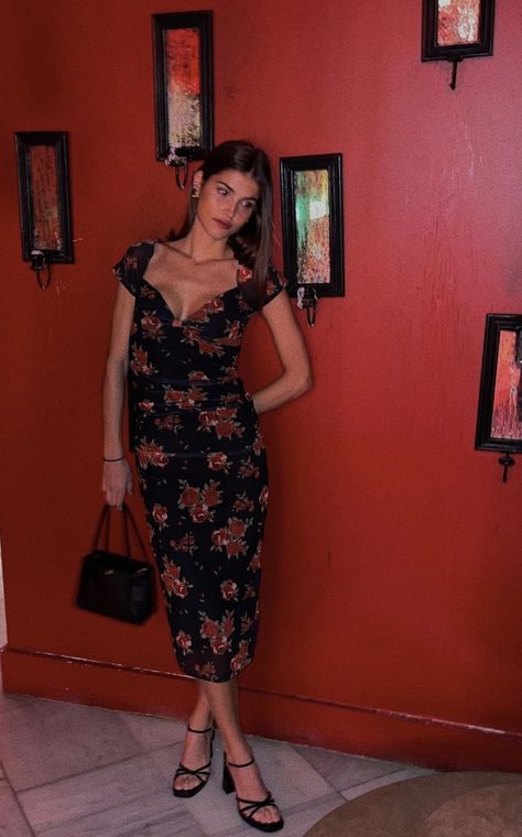 Romantic Latina Style, Rouje Jaelle Dress, Floral Coquette Red Dress, Family Dinner Outfit, Black Heels Outfit, Floral Dress 90’s, Reformation Red Floral Dress, Reformation Black Floral Dress, Newt