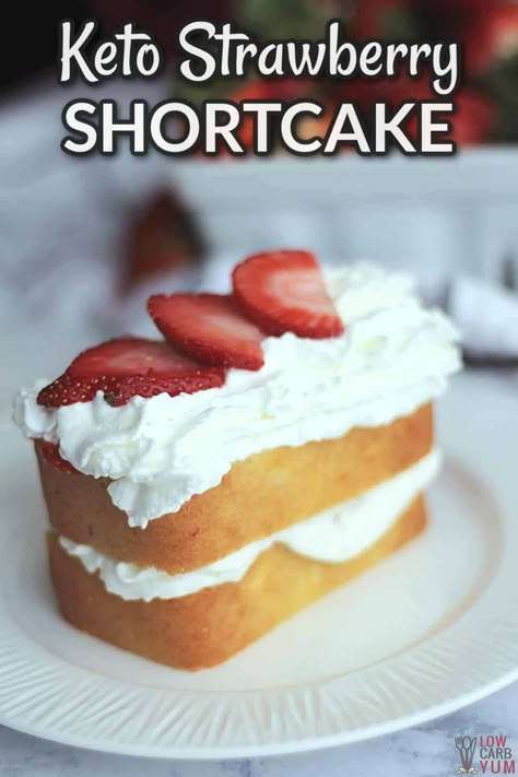 Want to make an easy low-carb keto strawberry shortcake? Just add strawberries and a little whipped cream to a simple almond flour pound cake. Gluten Free Strawberry Shortcake, Strawberry Shortcake Recipe, Keto Cakes, Strawberry Shortcake Recipes, Shortcake Recipe, Desserts Keto, Keto Cake, Sugar Free Low Carb, Savory Cakes