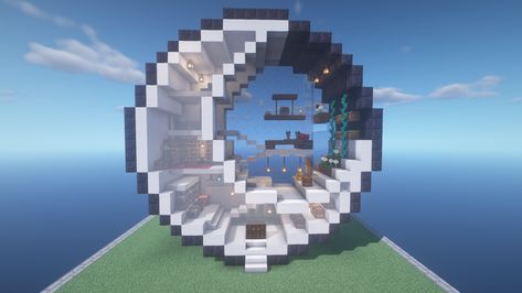 A simple and unusual moon-shaped house built in Minecraft. Minecraft Moon House Blueprint, Cresent Moon Minecraft Build, Minecraft Crescent Moon House, Moon Minecraft House, Space Themed Minecraft Builds, Minecraft Moon Build, Moon House Minecraft, Minecraft Moon House, Moon Minecraft