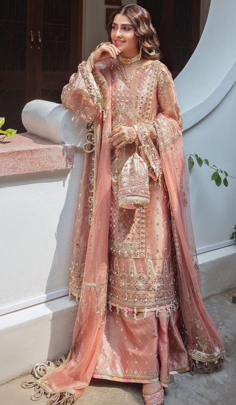 Desi Wedding Dresses, Asian Bridal Dresses, Pakistani Wedding Outfits, Ayeza Khan, Pakistani Fancy Dresses, Pakistani Fashion Party Wear, Beautiful Pakistani Dresses, Pakistani Bridal Dresses, Simple Pakistani Dresses