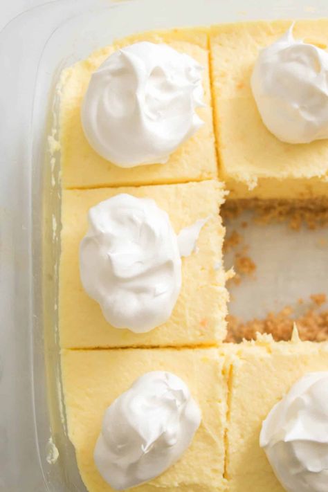 Banana Cream Cheesecake Bars Banana Cream Cheesecake Bars, Instant Banana Pudding, Banana Cream Cheesecake, Banana Cream Pudding, Pudding Cheesecake, Banana Pudding Cheesecake, Cream Cheesecake, Cream Pies, Banana Cream Pie