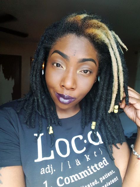 #thicklocs #womenwithlocs #semifreeform #dreds #locs #healthyhair #loclife #blonde #platinum Skunk Stripe On Locs, Skunk Stripe Locs, Dreds Locs, Loc Tips, Texture Shots, Blonde Locs, Blonde Platinum, Skunk Stripe, Dyed Hair Inspiration