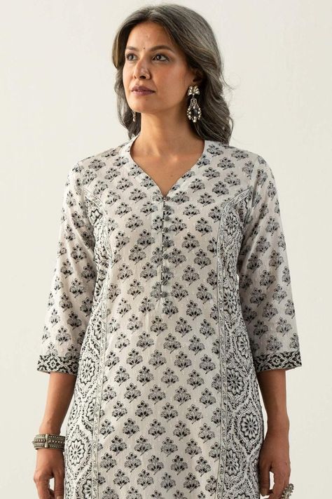 Kurti Designs Latest Cotton Printed, Cute Streetwear Outfits, Cotton Skirt Outfit, Kalamkari Kurta, Printed Kurtas, Farida Gupta, Designer Neck, Stylish Kurtis Design, Cotton Blouse Design