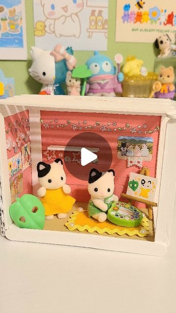 Calico Critter Crafts, Calico Critters Diy, Sylvanian Drama, Tiny Art Studio, Calico Critter, Tiny Art, Clay Crafts Air Dry, Calico Critters, Miniature Crafts