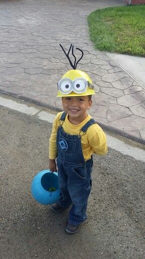 DIY minion costume Diy Minion Costume, Minion Costume, Diy Minions, Minion Halloween, Minion Costumes, Halloween 2024, 2nd Birthday Parties, Easy Halloween, 100 Days