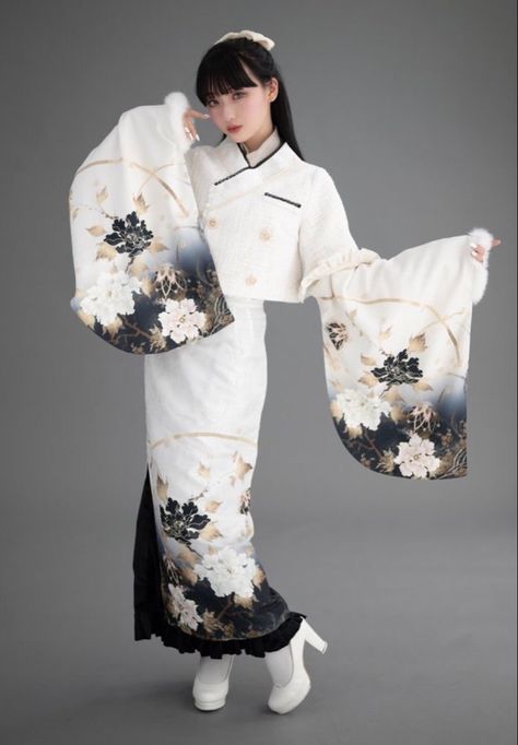 Japanese Dress Traditional, Yukata Design, Yukata Outfit, Yukata Women, Traditional Japanese Clothing, Pretty Kimonos, Modern Kimono, Kimono Japan, 1800s Fashion