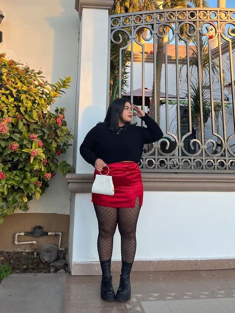 Christmas Concert Outfit Plus Size, Christmas Day Outfit Plus Size, Simple Going Out Outfits Night Plus Size, Valentine’s Day Plus Size Outfits, Plus Size Vday Outfit, Valentines Plus Size Outfits, Plus Size Daily Outfit, Plus Size Valentines Outfit, Plus Size Stockings Outfits