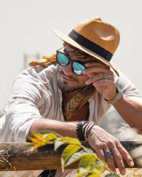 A guide to stylish men’s summer hats 20 ideas Hat Guide, Summer Hat Style, Mens Summer Hats, Fedora Hat Style, Mens Fedora Hat, Mens Straw Hats, Accessory Inspo, Mens Fedora, Fedora Hat Men