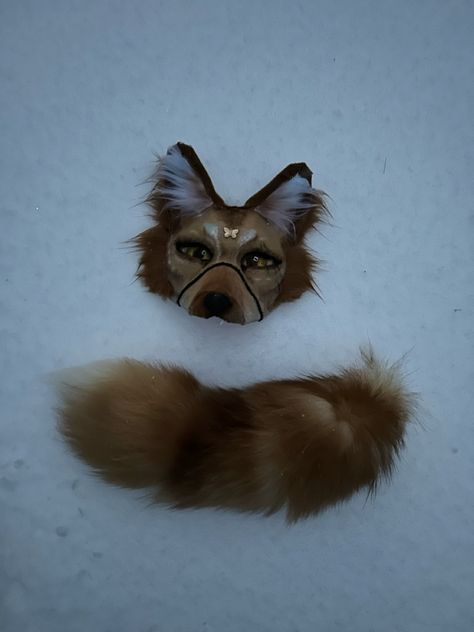 I’m pretty happy with it! I finally tried using a cat mask base. Go check out crystherianscave‘s matching post! #therian #theriangear #mask #snow #winter Therian Fox Mask, Therian Mask Base, Fox Masks, Therian Cat Mask, Therian Ideas, Angel Lilo And Stitch, Therian Gear, Felt Animal Masks, Therian Masks