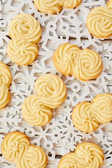 Spritzer Cookies, Buttery Spritz Cookies, Butter Spritz Cookies, Christmas Spritz Cookies, Christmas Cookie Tray, Spritz Cookie, Spritz Cookie Recipe, German Cookies, Almond Meal Cookies