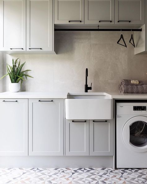 Di Lorenzo Tiles on Instagram: “A favourite laundry space featuring our Eureka Stone porcelain and Cava porcelain on the floor. Such a beautiful palette 💫 @anitanader.id…” Laundry Room Tiles, Black Tapware, Kitchen Splashback Tiles, Box Hill, Kitchen Splashbacks, Laundry Design, Interior Desig, Bar Designs, Splashback Tiles