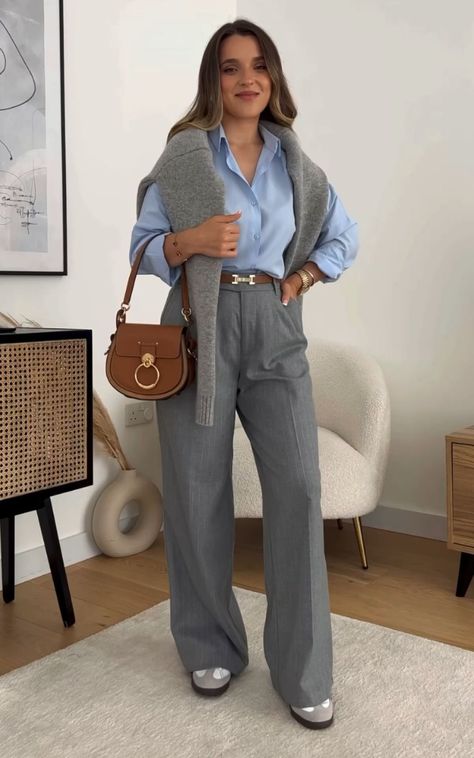 Office Outfit Grey Pants, Work Outfits Women Grey Pants, Office Outfit Spring 2024, Grey Business Pants Outfit, Outfit Ideas Grey Pants, Grey Pants Work Outfit, Grey Work Pants Outfit, Grey Pants Outfit For Work Women, Winter Office Outfits Women Casual