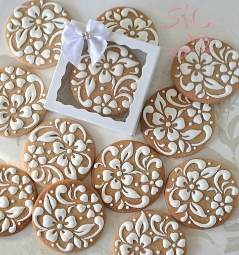 Wedding Shower Cookies, Bridal Cookies, Cookies Wedding, Cookie Wedding Favors, Bridal Shower Cookies, Ginger Bread Cookies Recipe, Sugar Cookie Designs, Pretty Cookies, Fancy Cookies