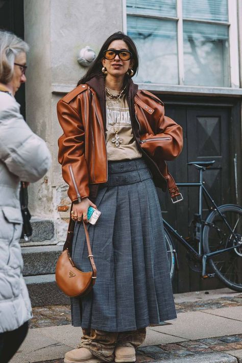 Vogue Business, Copenhagen Fashion Week Street Style, Copenhagen Street Style, Top Street Style, Artsy Outfit, Nyfw Street Style, Copenhagen Fashion, 90s Fashion Outfits, Copenhagen Style