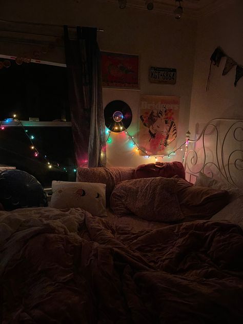 #comfy #bedroom #bedroomidea #teenbedroom #teenroom #indieroom #indie #room #comfycore #cozy #bedroomideas #roomdecoration #indie Indie Beds, Indie Bedding Covers, Cluttercore Bed, Comfy Bed Aesthetic Dark, Bed Comforter Sets Aesthetic Indie, Comfiest Bed, Cottagecore And Indie Room, Soft Indie, Indie Rooms