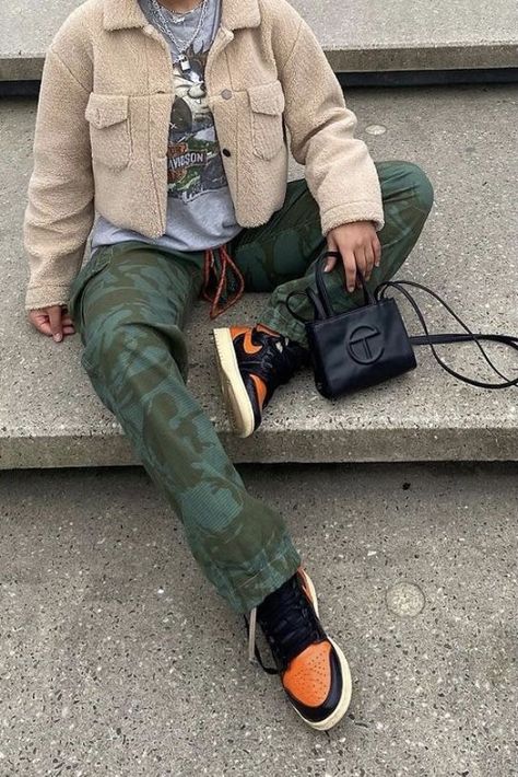 Air Jordan High, Shattered Backboard, Dope Fits, Fall Attire, Orange Sweater, Street Style Edgy, 60 Degrees, Dope Fashion, Streetwear Fashion Women