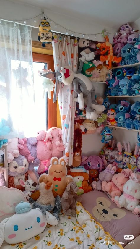 Softie Wallpaper, Bottle Organization, Kawaii House, Baby Bottle Organization, Cute Bedding, Kawaii Toys, Cartoon Profile Pictures, Cute Room Ideas, Kawaii Room