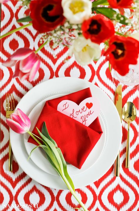 Valentine Tablescape with Envelope Folded Napkin Folded Napkins, Bunco Ideas, Valentine Food, Folding Napkins, Valentine Tablescape, Valentines Envelopes, Saint Valentin Diy, Napkin Folds, Valentine Table