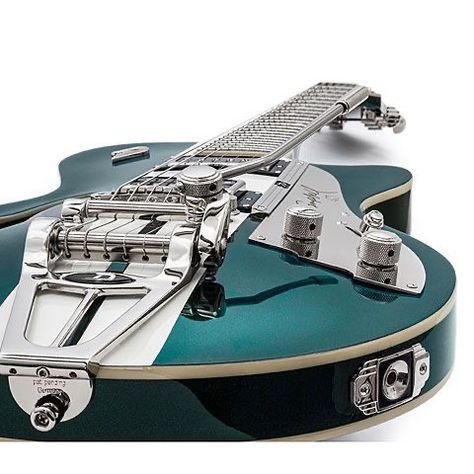 Coolest Guitars, Duesenberg Guitar, Mike Campbell, Guitar Designs, Learn Guitar Chords, Green Electric, Electric Guitar Design, Cheap Guitars, Cool Electric Guitars