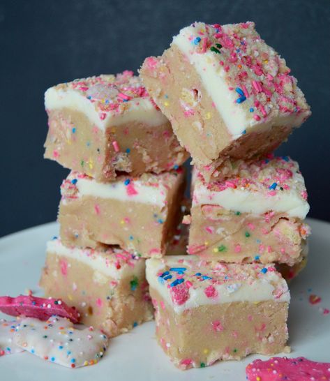 Animal Crackers Recipe, Animal Cookies Recipe, Best Frosting, Frosted Animal Crackers, Animal Cracker, Sweets Bar, Cookie Dough Bars, Cracker Cookies, Sugar Cookie Bars