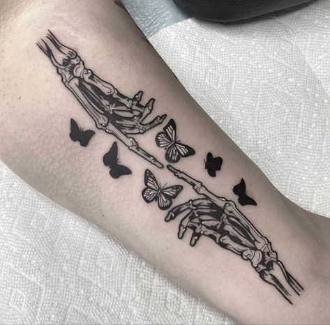 Minimalist Butterfly Tattoo, Minimalist Butterfly, Armband Tattoos, Pretty Hand Tattoos, Wicked Tattoos, Skeleton Tattoos, Doodle Tattoo, Forearm Tattoo Women, Pretty Tattoos For Women