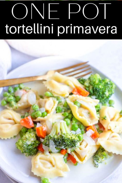 Tortellini Recipes Meatless, Tortellini Recipes With Veggies, Tortellini And Vegetables, Meatless Tortellini Recipes, Tortolini Recipe, Tortellini Primavera, One Pot Tortellini, Cheese Tortellini Recipes, Field Meals