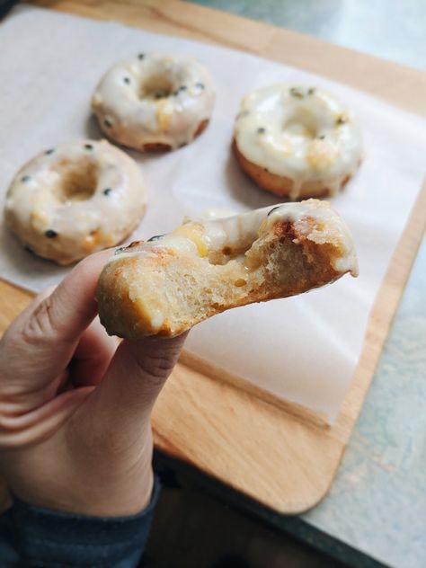 baked mochi donuts with passionfruit glaze Mochi Muffin Recipe, Mochi Donut Recipe, Baked Mochi, Mochi Muffins, Mochi Donuts Recipe, Mochi Recipes, Mochi Donut, Rice Flour Recipes, Small Batch Baking