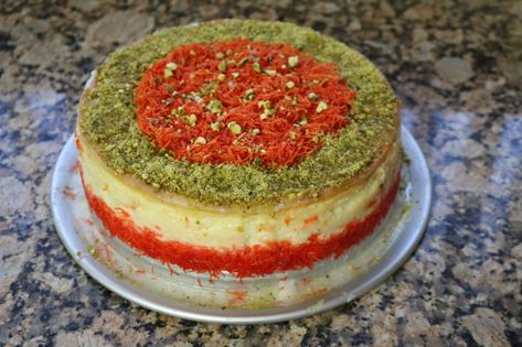 Knafeh Cheesecake – This Beautiful Life of Ours Knafeh Cheesecake, Ny Cheesecake Recipe, Ramadan Dinner, Middle Eastern Sweets, Arabian Food, Lebanese Food, Dessert Bites, Best Sweets, New York Cheesecake