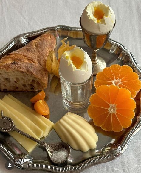 Breakfast in bed #dreams #ShilaInspired #HotelParticulier | Instagram Instagram Breakfast, Healthy Food Motivation, November 11, Breakfast In Bed, Food Presentation, Beautiful Food, Pretty Food, Cute Food, Food Design