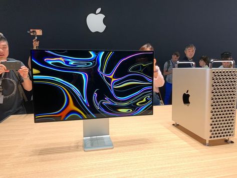 Apple Pro Display XDR: A closer look at the Mac Pro's 6K monitor - Business Insider Thunderbolt Display, Apple Pro, Apple Launch, Editing Suite, Welcome To My House, New Mac, Music Producers, Apple New, Mac Pro