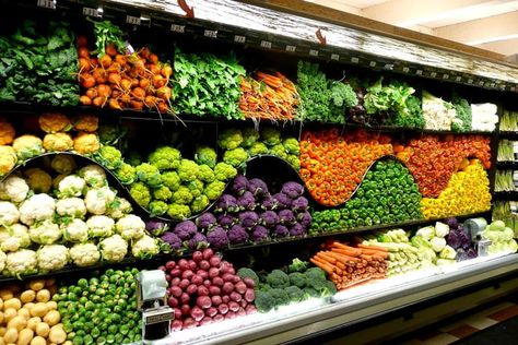 This full supermarket aisle Grocery Store Display, Fruit And Veg Shop, Supermarket Display, Produce Displays, Vegetable Shop, Grocery Store Design, Supermarket Design, Fruit Shop, Food Display