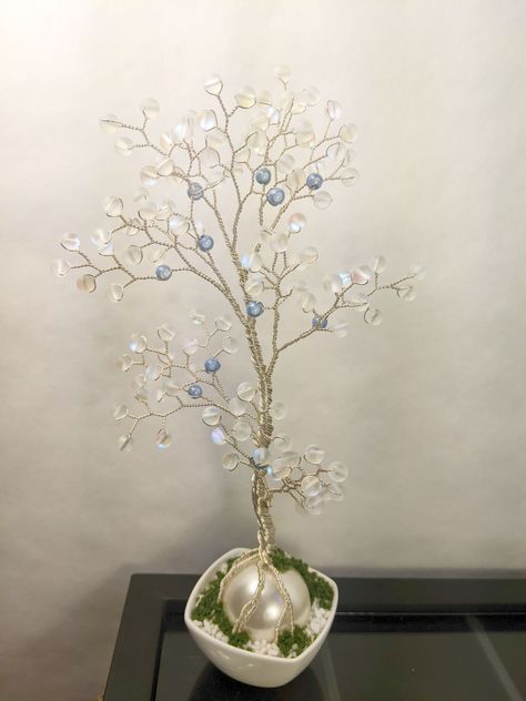 Shiny white tree. Using up beads. 2023 Wire Tree With Beads, Tree With Beads, Wired Art, Stocking Flowers, Plant Diy, White Trees, Japanese Bonsai, Wire Tree Sculpture, Beads Work