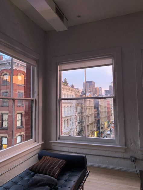 Soho New York Apartment, New York Apartment Window, Brownstone Apartment, Lady Of Leisure, Girl Apartment, Old Apartments, Nyc Girl, Nyc Aesthetic, Nyc Life